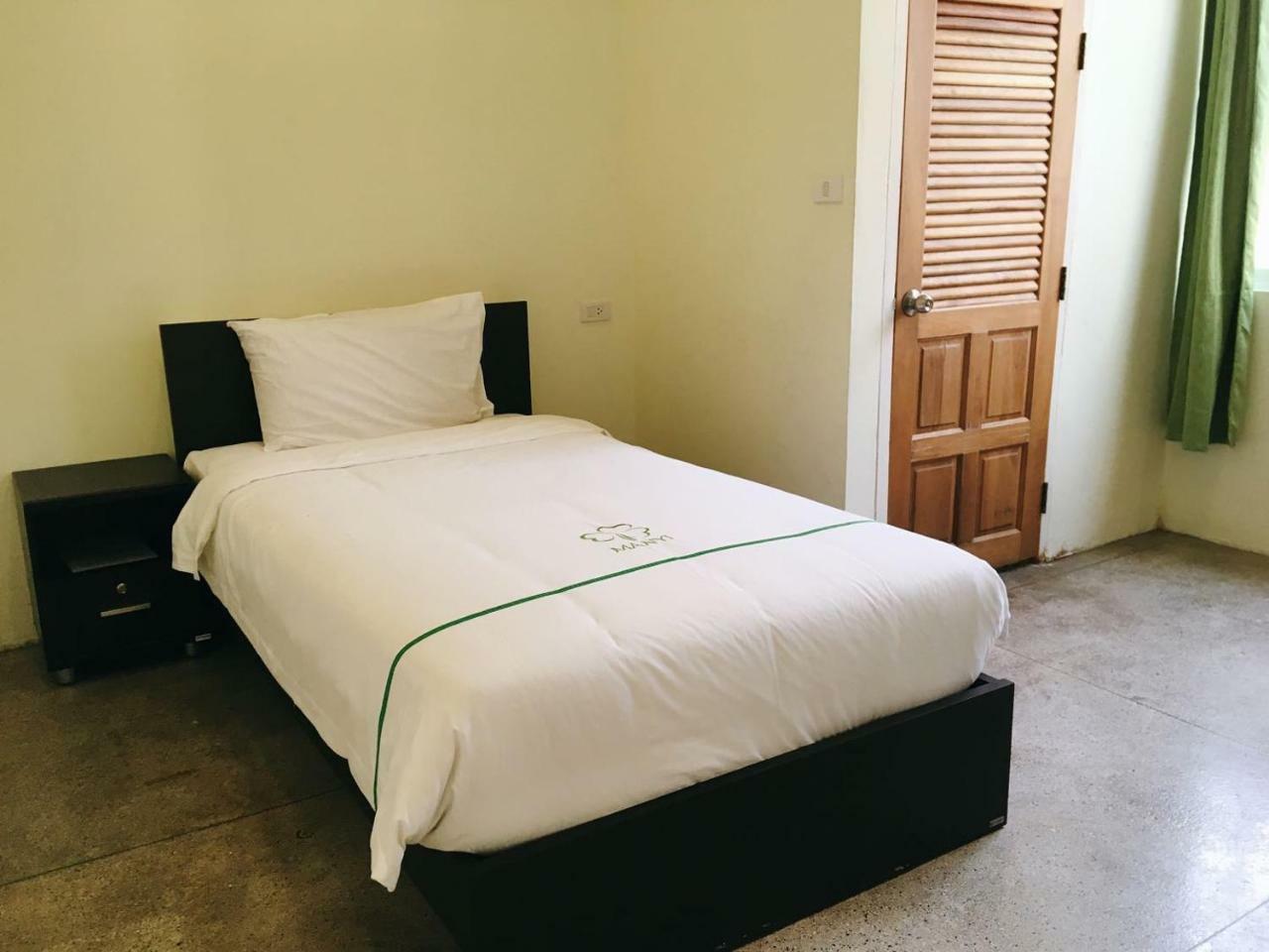 Manyi Boutique House Hotell Chiang Mai Exteriör bild