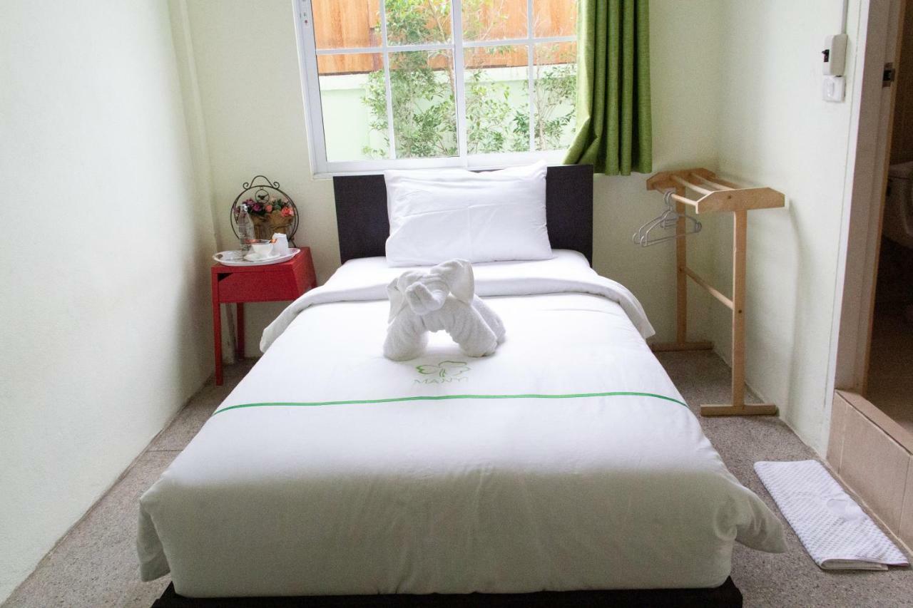 Manyi Boutique House Hotell Chiang Mai Exteriör bild